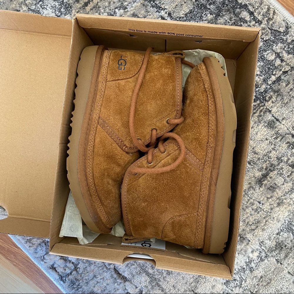 Girls Ugg Neumel Size 1